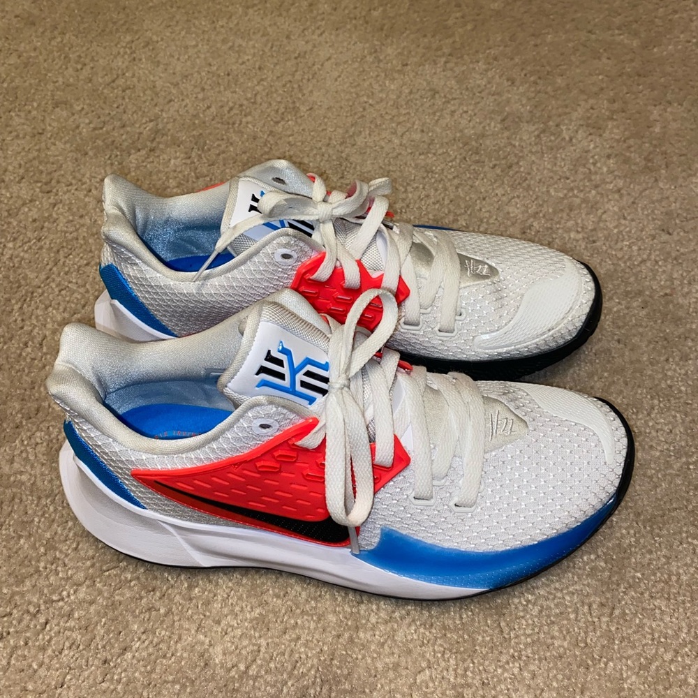 nike kyrie low 2 basketball shoes size 9 never worn